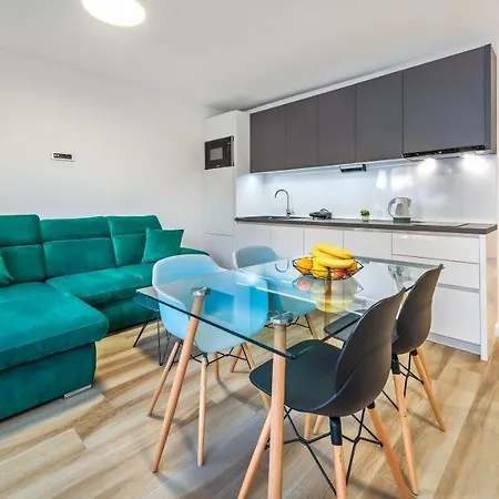 Sun & Salt Apartment