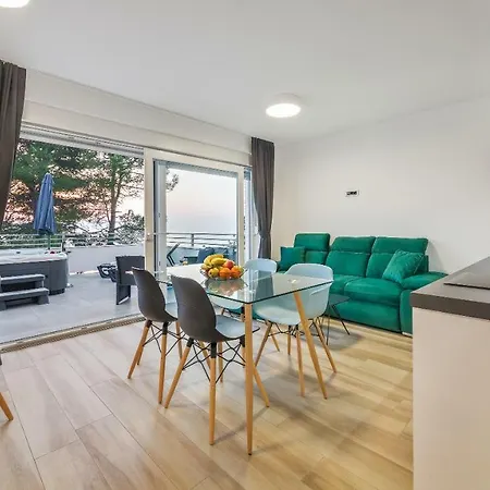Sun & Salt Apartment *